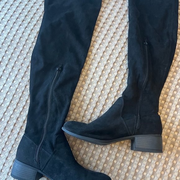 Tall Black Suede Boots Size 8.5M - Picture 3 of 5